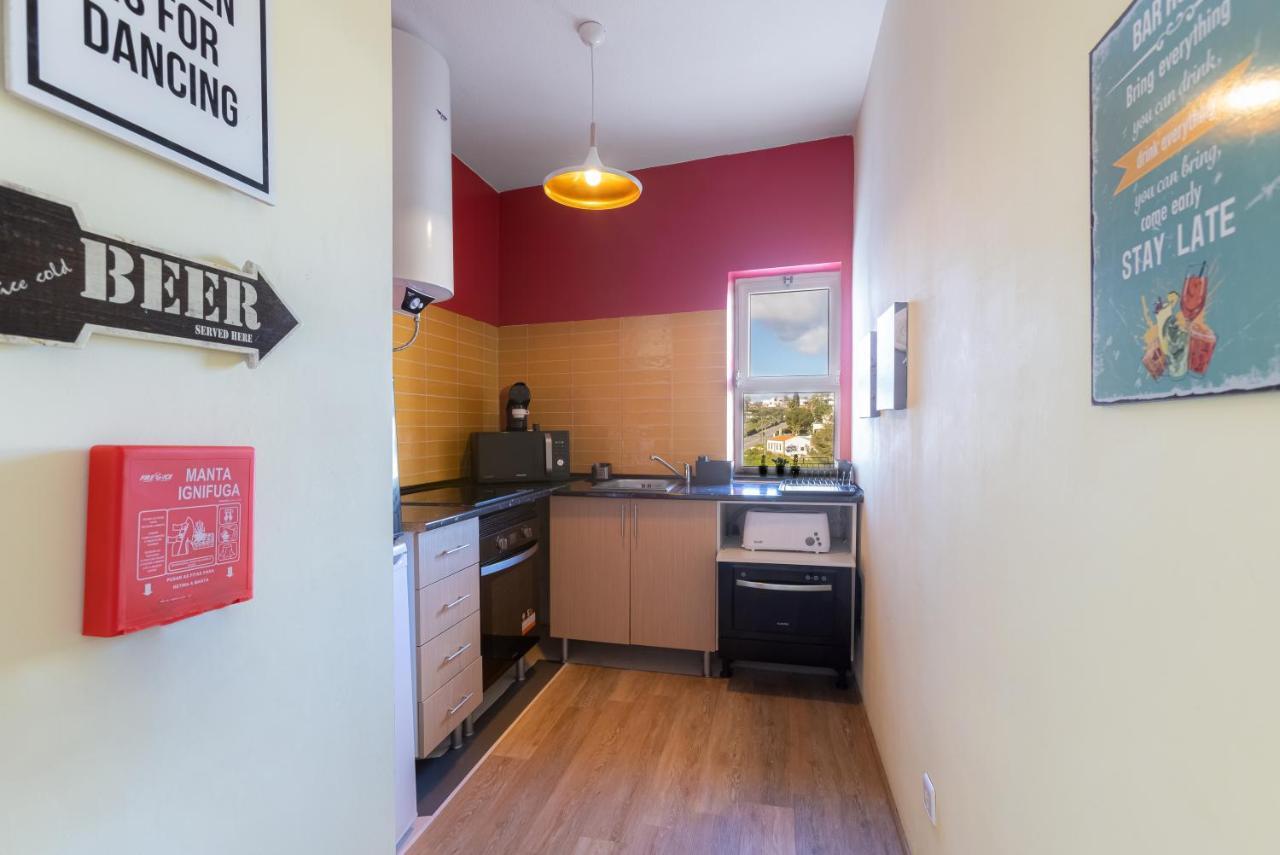 Max Crib - Seafront 2 Bedroom Apart With Ac And Private Parking In Armação de Pêra Exteriör bild